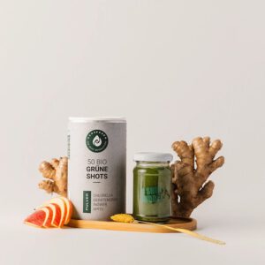 50 Bio Grüne Shots von Hansegrün - Frontbild mit Buddel - shopstartups