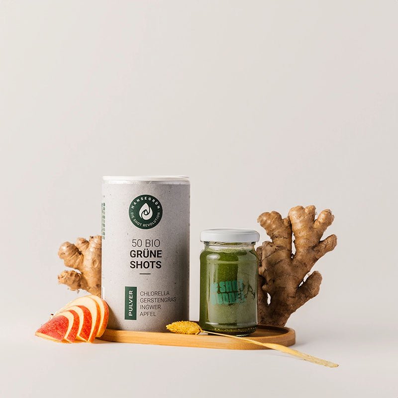 50 Bio Grüne Shots von Hansegrün - Frontbild mit Buddel - shopstartups
